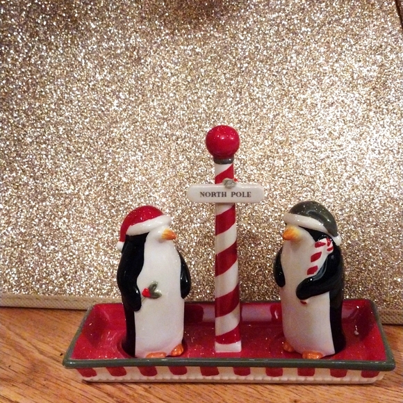 Penguin Salt & Pepper Shakers - Picture 1 of 10